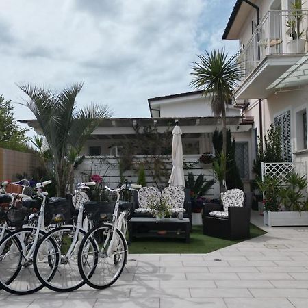 La Brise Hotell Marina di Pietrasanta Eksteriør bilde