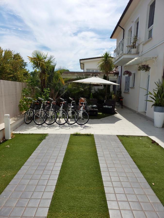 La Brise Hotell Marina di Pietrasanta Eksteriør bilde